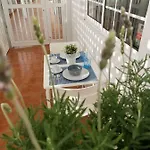 Taidia Apartment *
